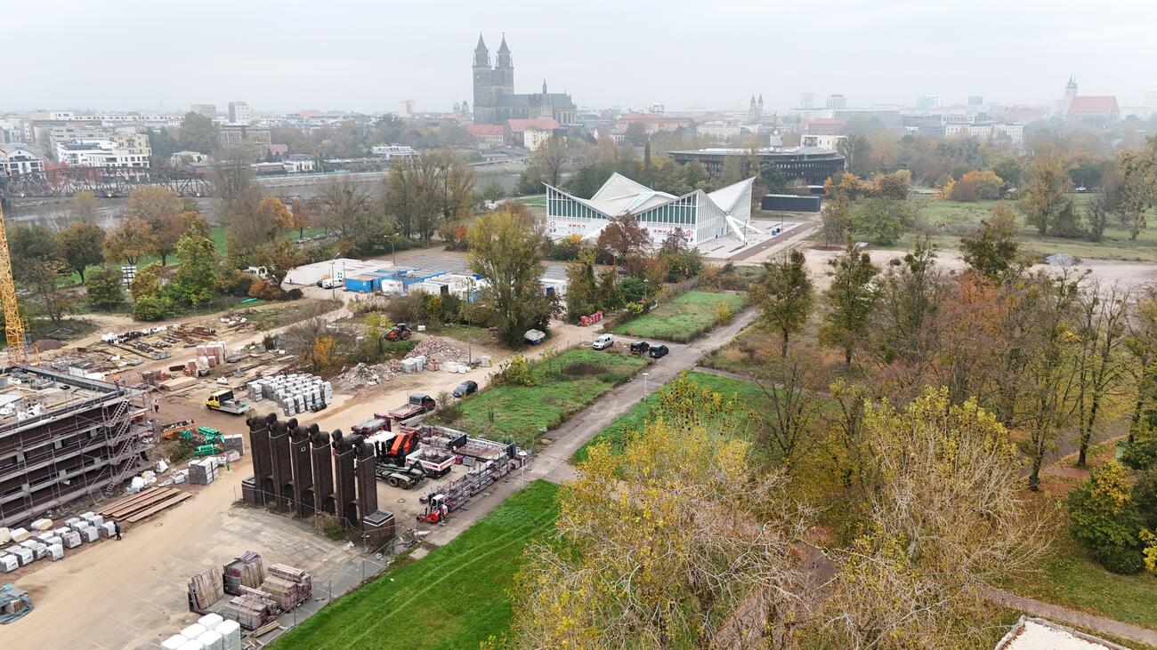 Neugestaltung des Areals rund um die Magdeburger Stadthalle